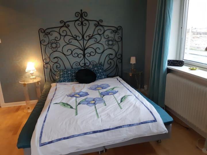 Lyxigt Rum Med Eget/Badrum Med Spa Kaensla Jönköping Exteriér fotografie